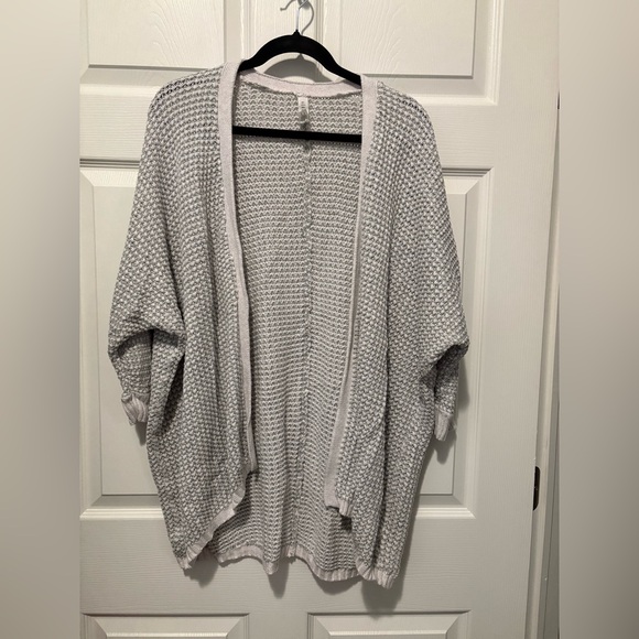 Aeropostale Women's Light Gray Cardigan - Picture 1 of 4